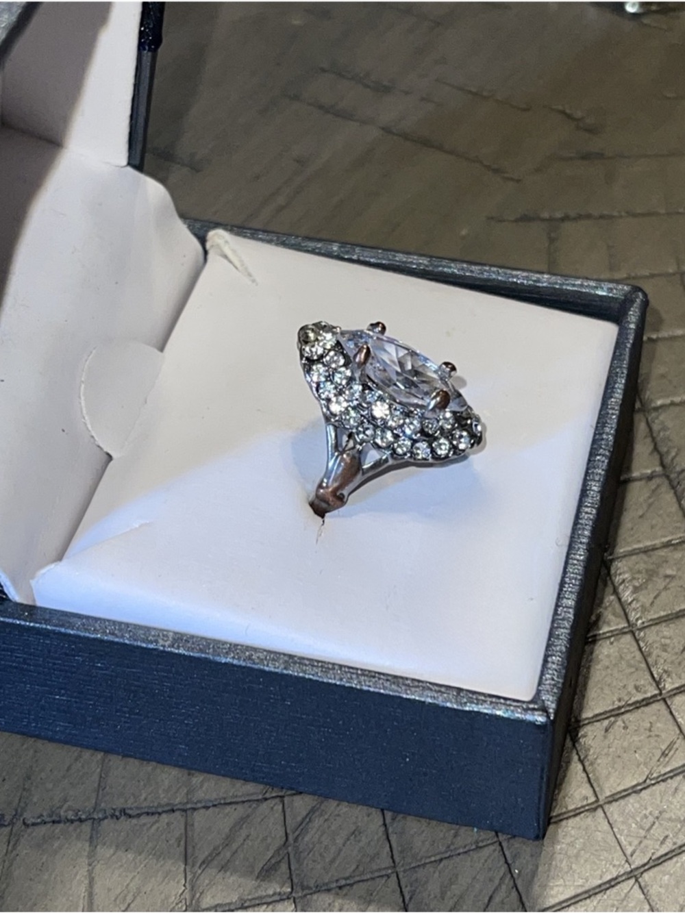 1 ring - Picture 2 of 2